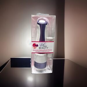 Plum Beauty Brush Cleaner Adjustable Various Size Brushes